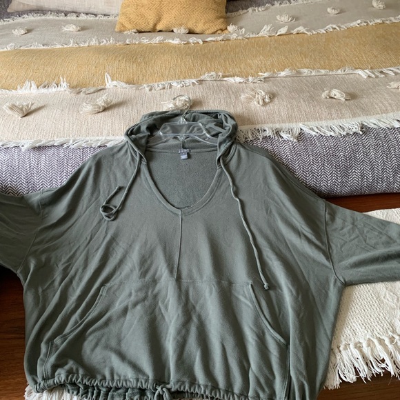 Olivie Green Aerie softy - Picture 9 of 12